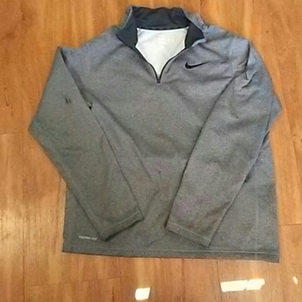 Nike thermal pull over